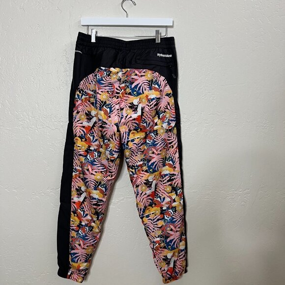 The North Face Groovy Floral Printed Hydrenaline Jogger Pants - Picture 9 of 9